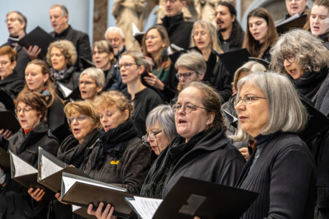2025_11_30_Singgottesdienst_Brotfu╠êrdieWelt_0239 Bildrechte Timo Harsch