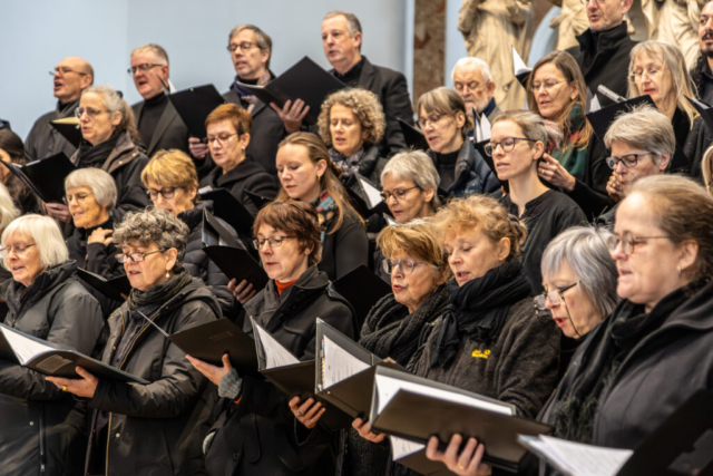 2025_11_30_Singgottesdienst_Brotfu╠êrdieWelt_0242 Bildrechte Timo Harsch